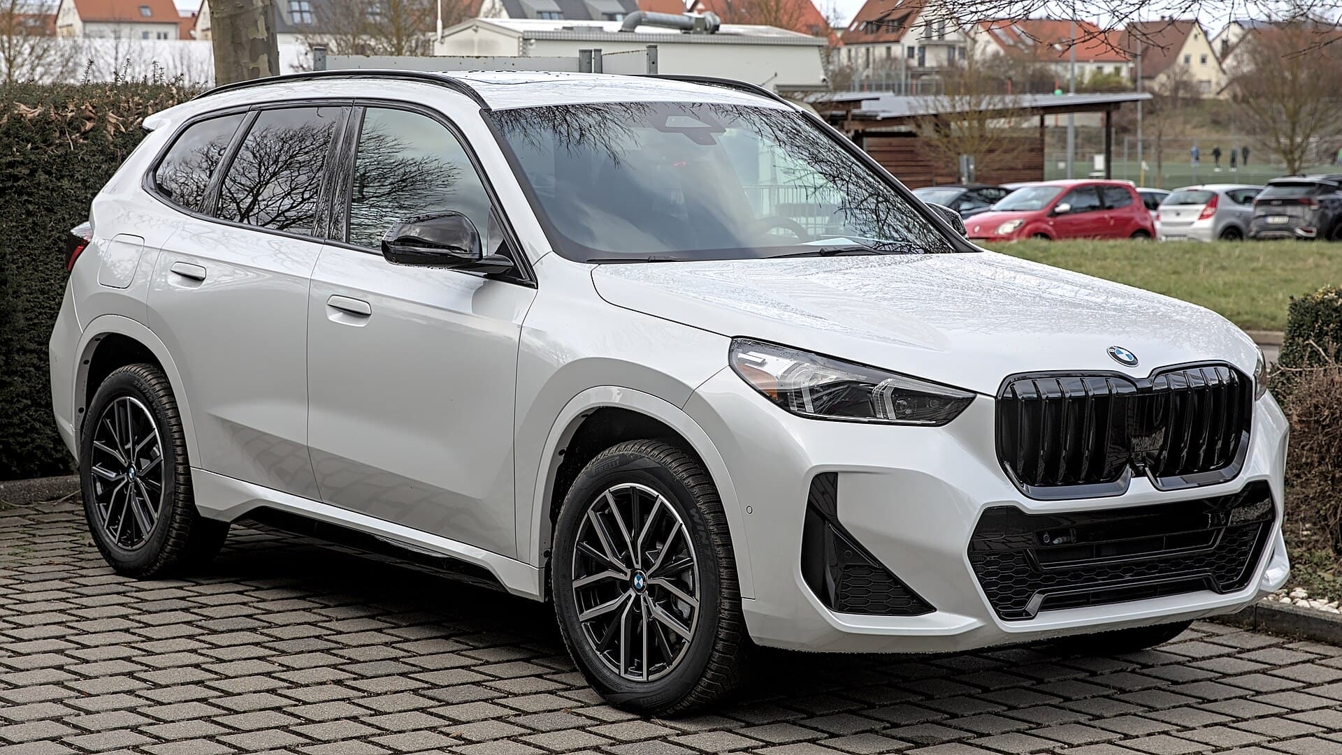 BMW iX1