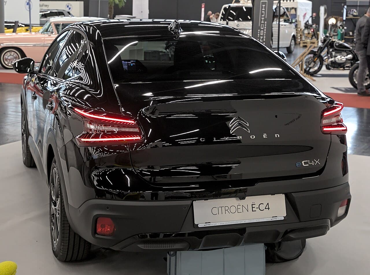 Citroen e-C4 X