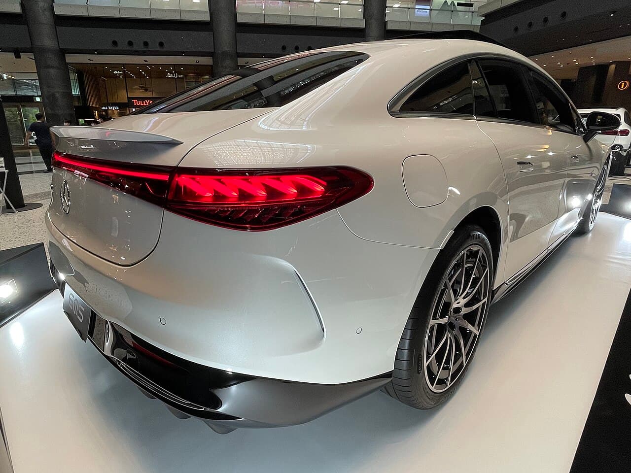 Mercedes-Benz EQS