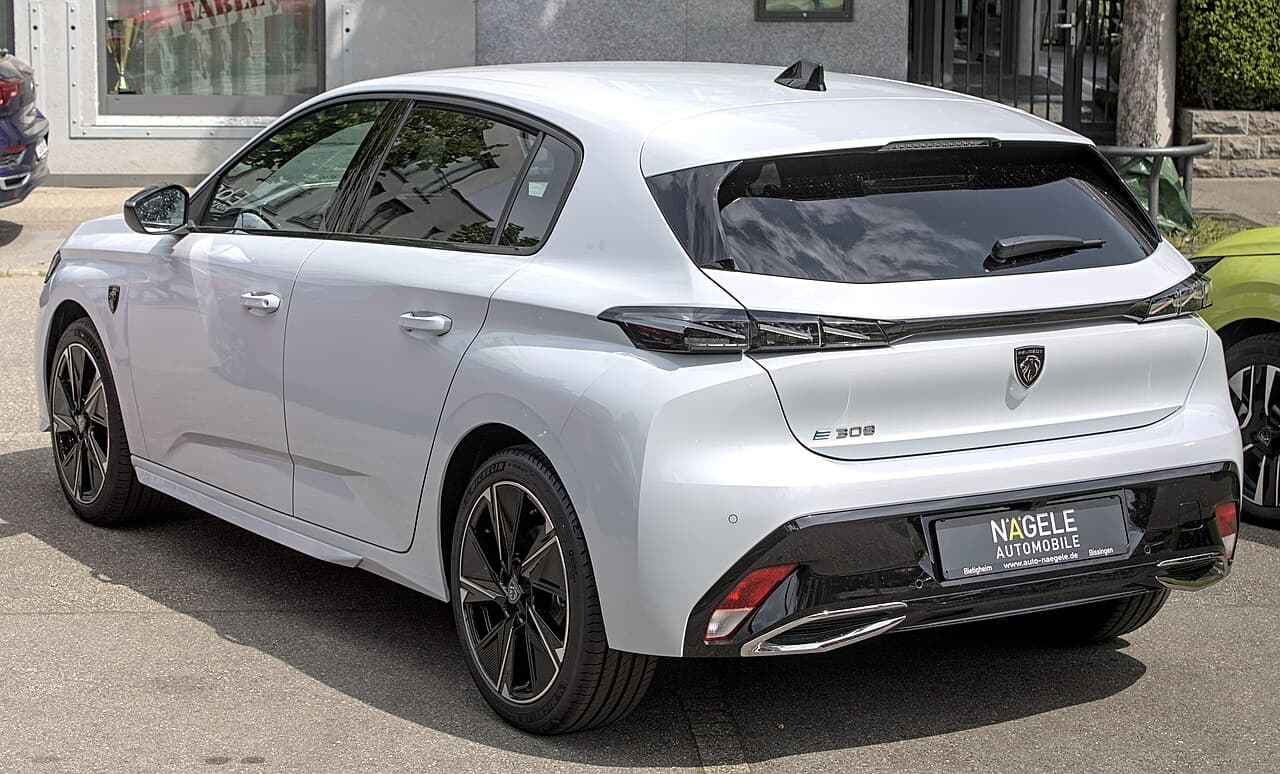 Peugeot e-308